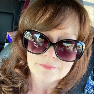 Meet your Posher, Pamela